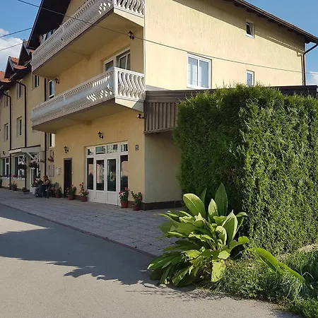 Ahar Guest house 3*